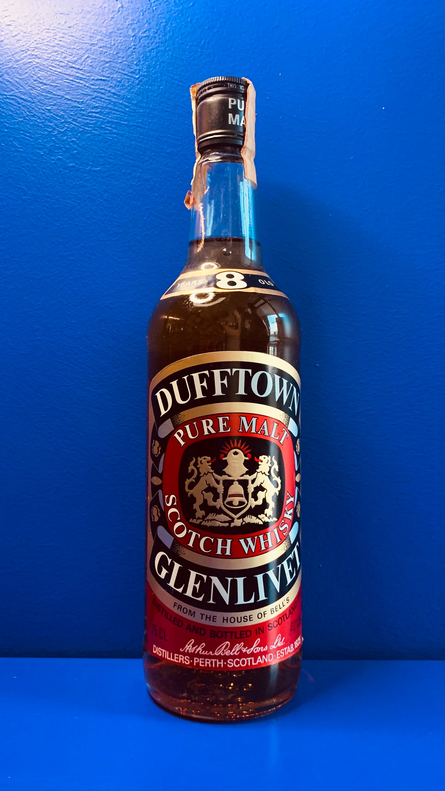 DUFFTOWN-GLENLIVET 8 YEARS OLD PURE MALT SCOTCH WHISKY