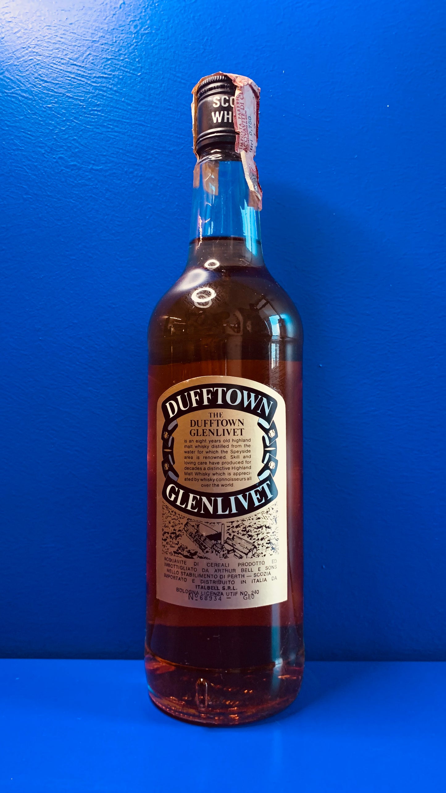 DUFFTOWN-GLENLIVET 8 YEARS OLD PURE MALT SCOTCH WHISKY