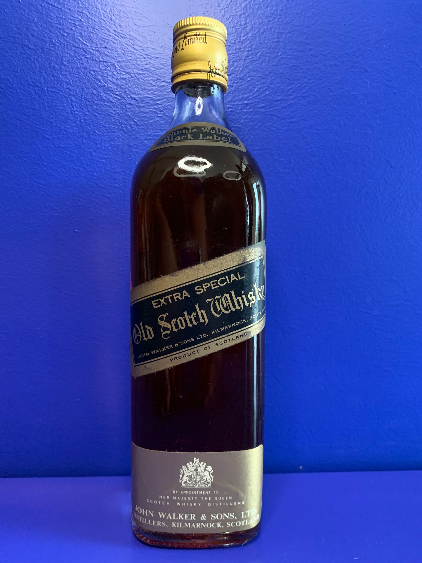 JOHNNIE WALKER | BLACK LABEL | EXTRA SPECIAL OLD SCOTCH WHISKY