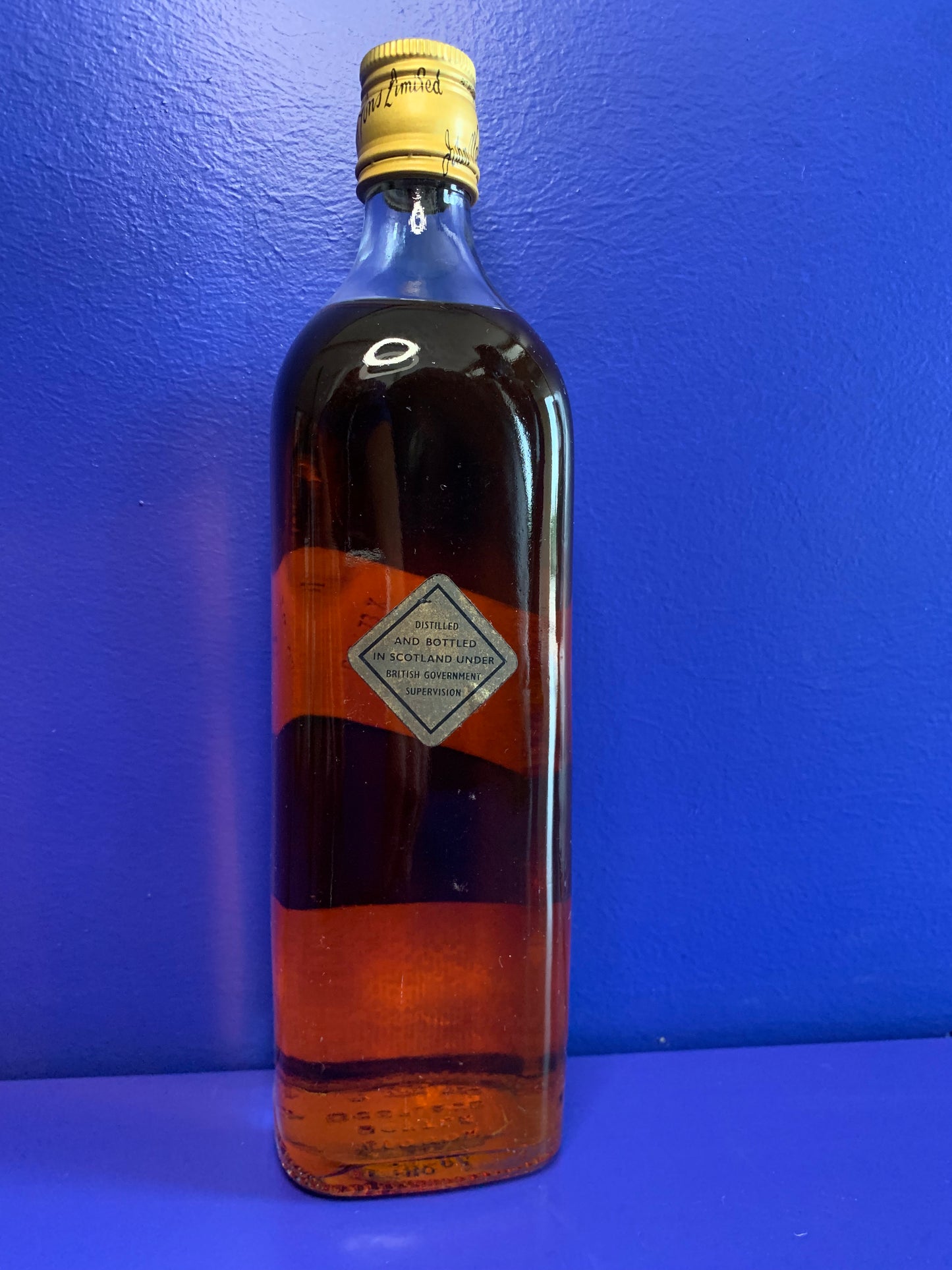 JOHNNIE WALKER | BLACK LABEL | EXTRA SPECIAL OLD SCOTCH WHISKY