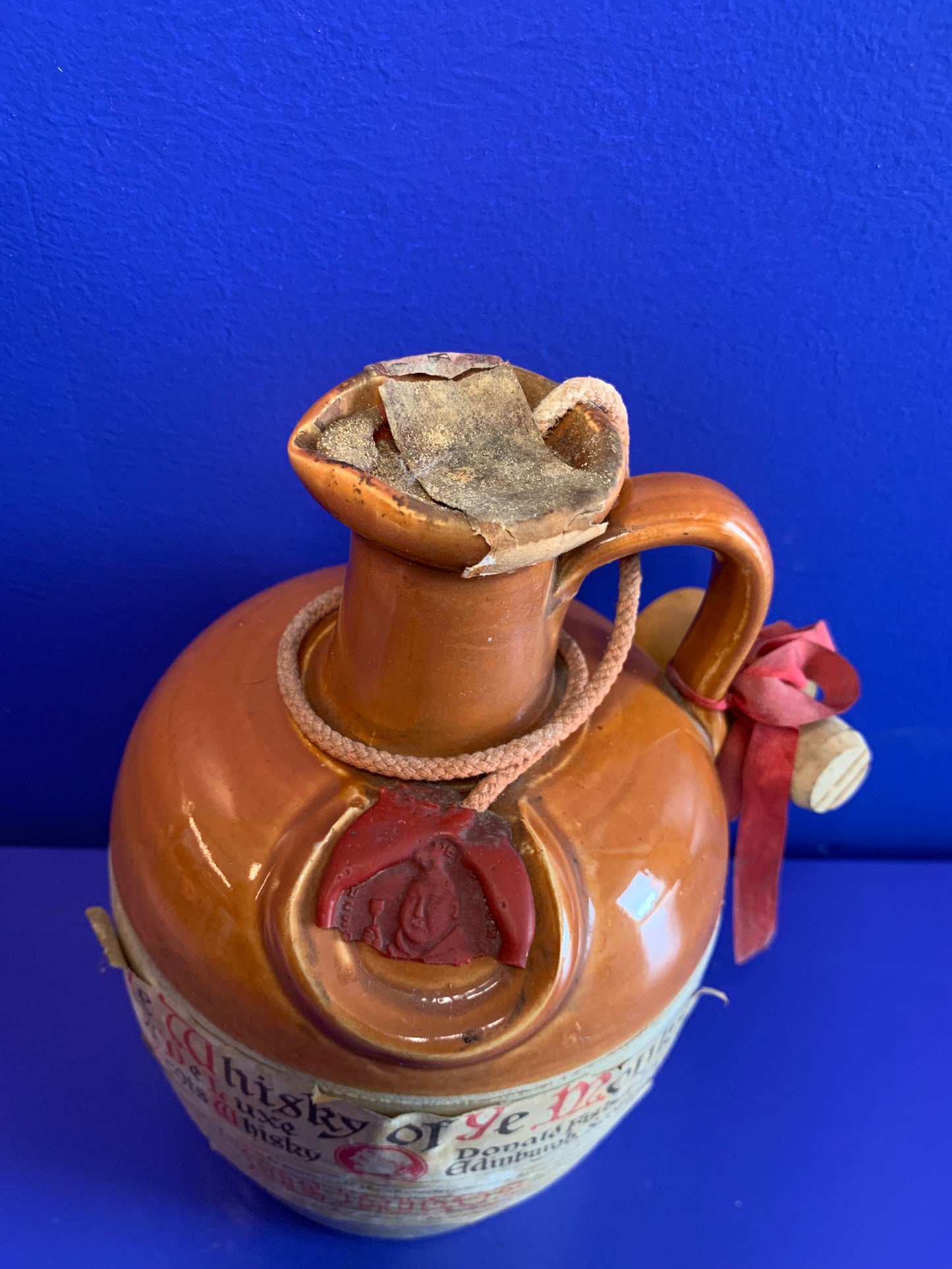 YE WHISKY OF THE MONKS DE LUXE SCOTCH WHISKY