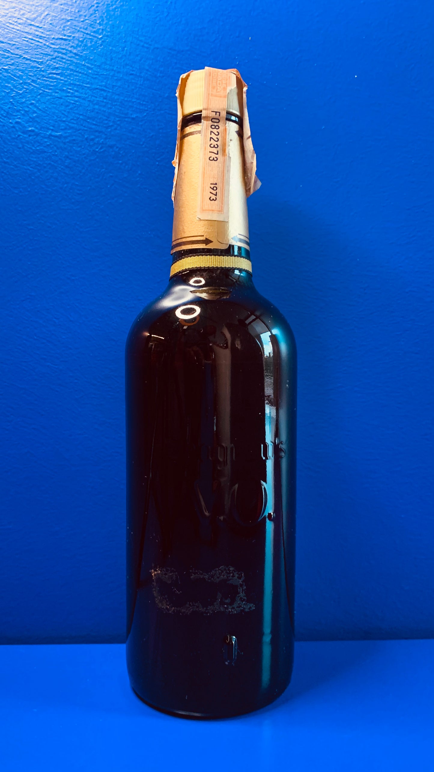 SEAGRAMS V.O. CANADIAN WHISKY