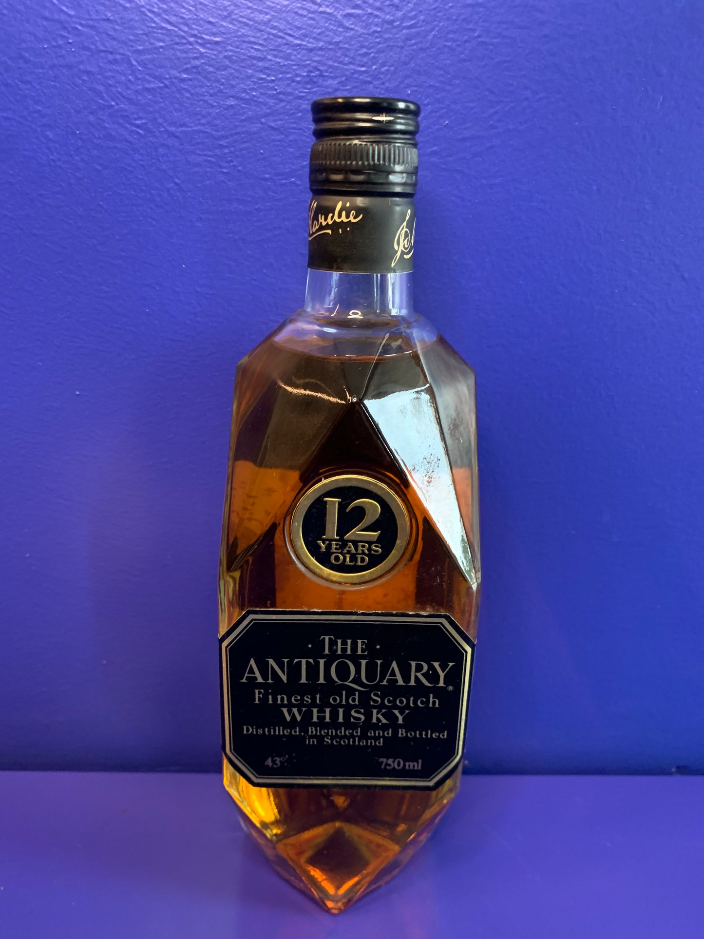 THE ANTIQUARY FINEST SCOTCH WHISKY 12 yo