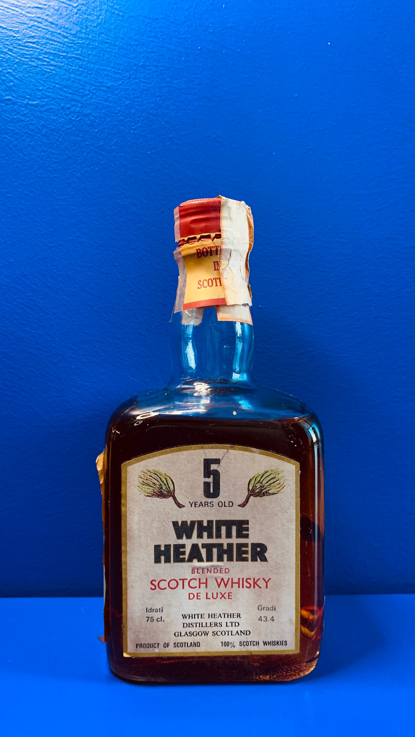 WHITE HEATHER BLENDED SCOTCH WHISKY DE LUXE 5 YEARS OLD