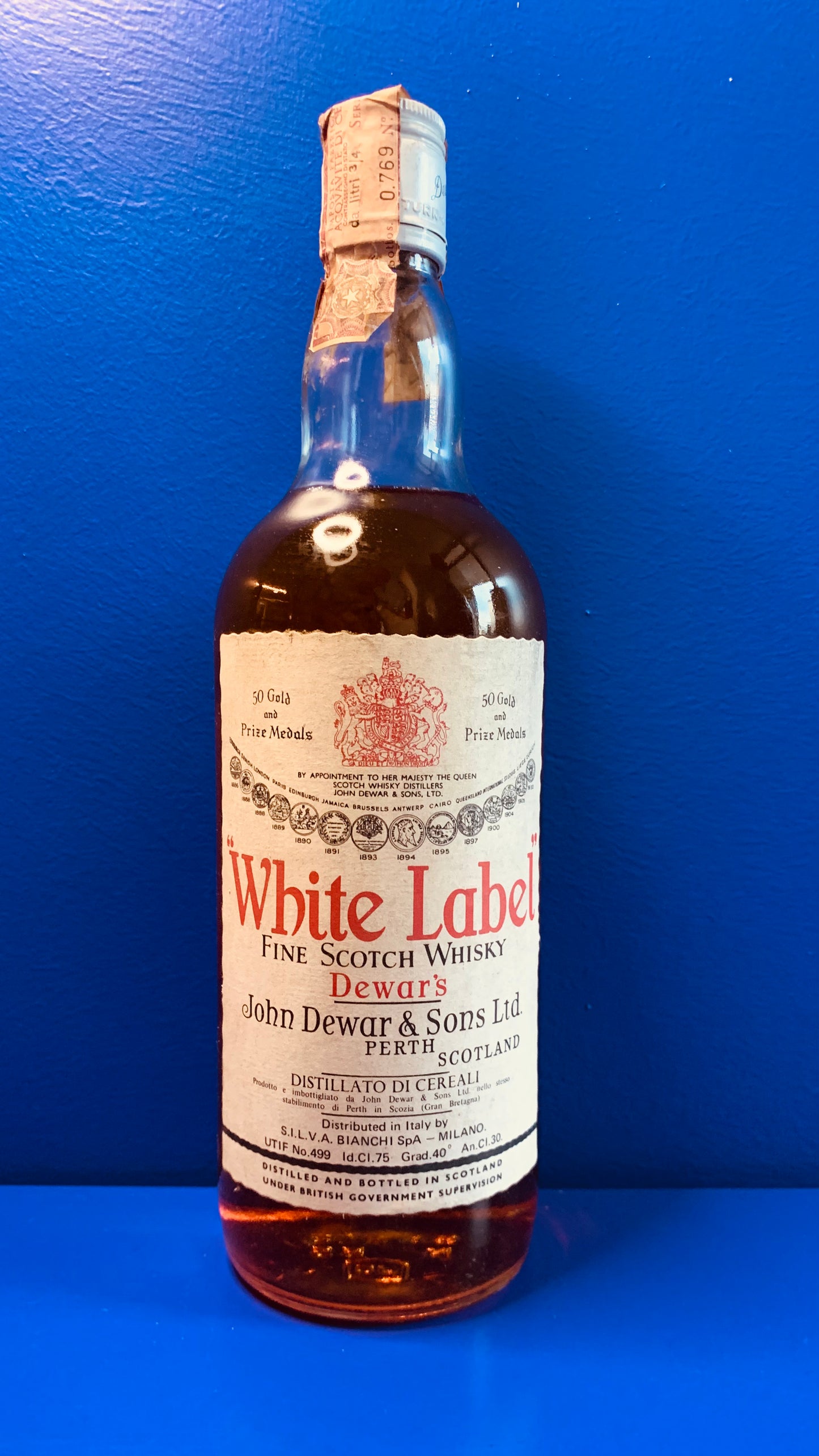 DEWAR’S WHITE LABEL FINE SCOTCH WHISKY